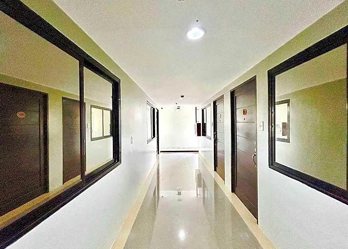 Oyo 1045 Rayjan Apartelle Hotel 2*