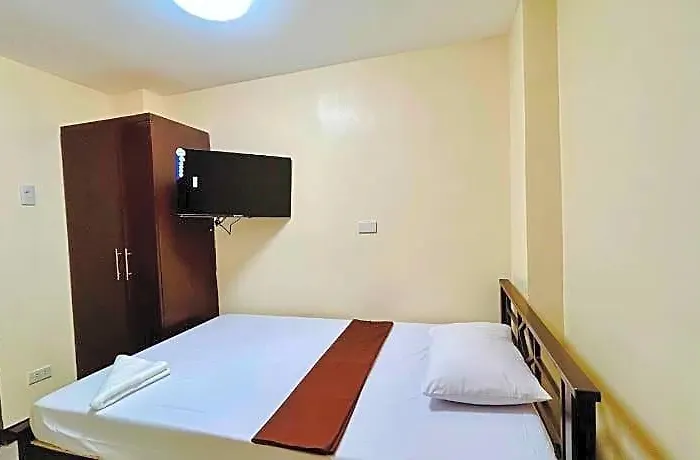 Oyo 1045 Rayjan Apartelle Hotel 2*