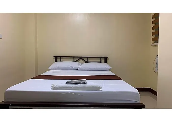 Oyo 1045 Rayjan Apartelle Hotel