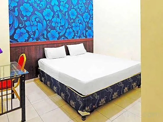 Hotel Oyo 1045 Rayjan Apartelle 2*